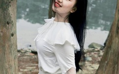 双腿张开被9个黑人调教影片